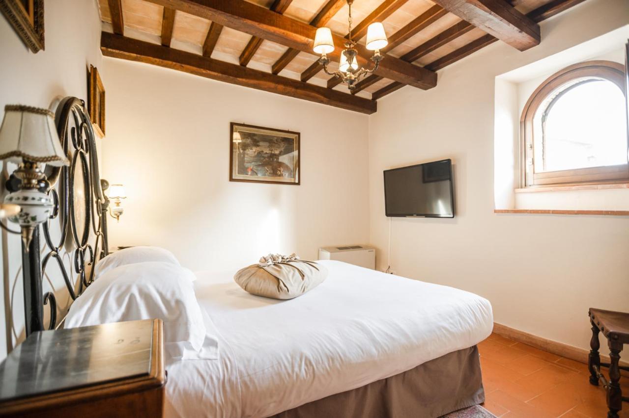Borgo Petroro Hotel Тоди Екстериор снимка